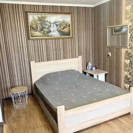 Апартаменты В Самом Центре Прпобеды 90 TTchernihiv Extérieur photo