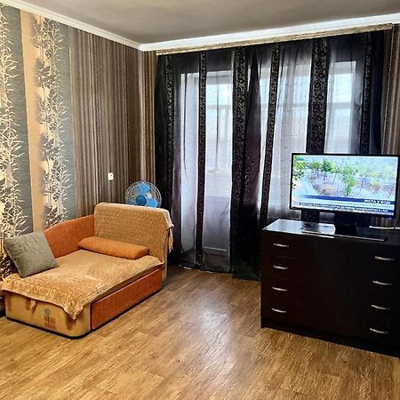 Апартаменты В Самом Центре Прпобеды 90 TTchernihiv Extérieur photo